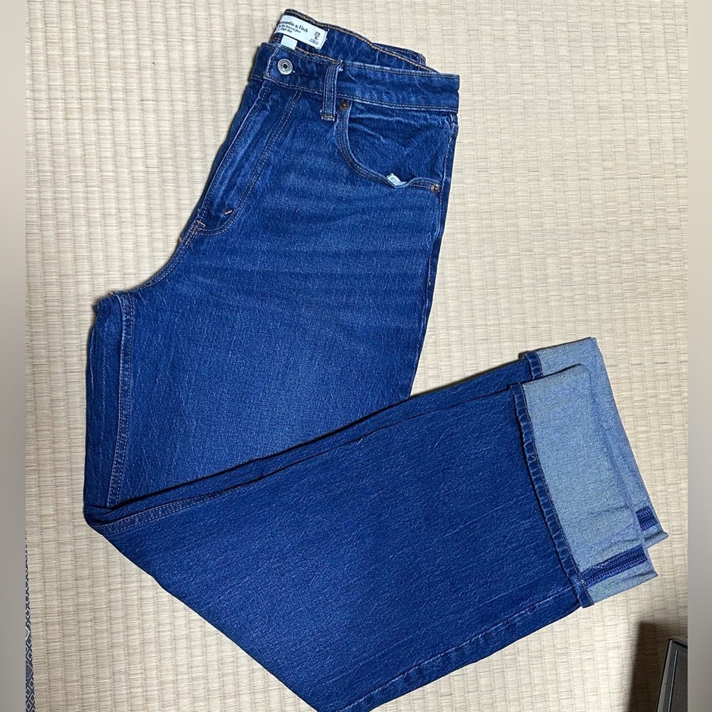 Abercrombie & Fitch The 90s Relaxed Jeans - Picture 2 of 3
